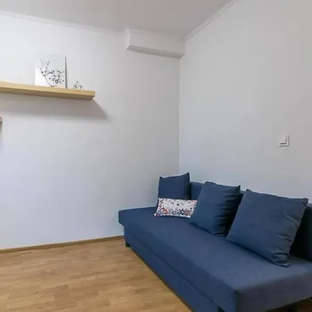 Aleja Prymasa Tysiaclecia 139/143 Hotel *